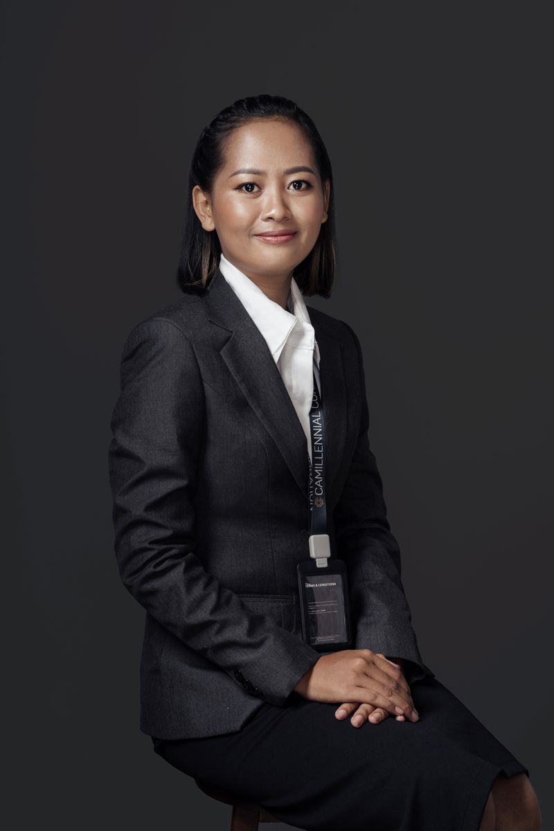 Portrait of Sarah Johnson, Senior Real Estate Agent